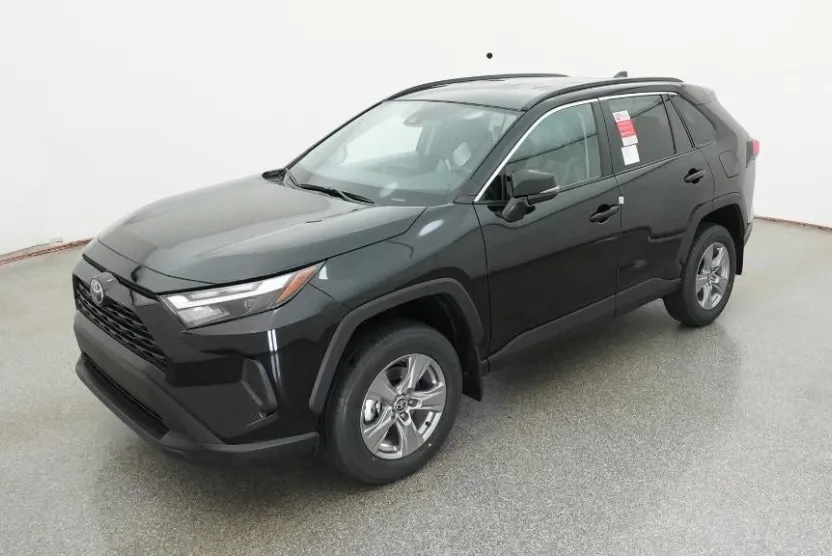 2025 Toyota RAV4 XLE photo 1