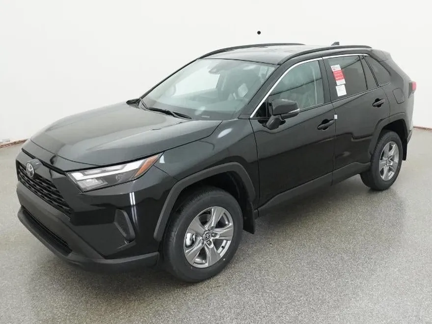 2025 Toyota RAV4 XLE photo 1