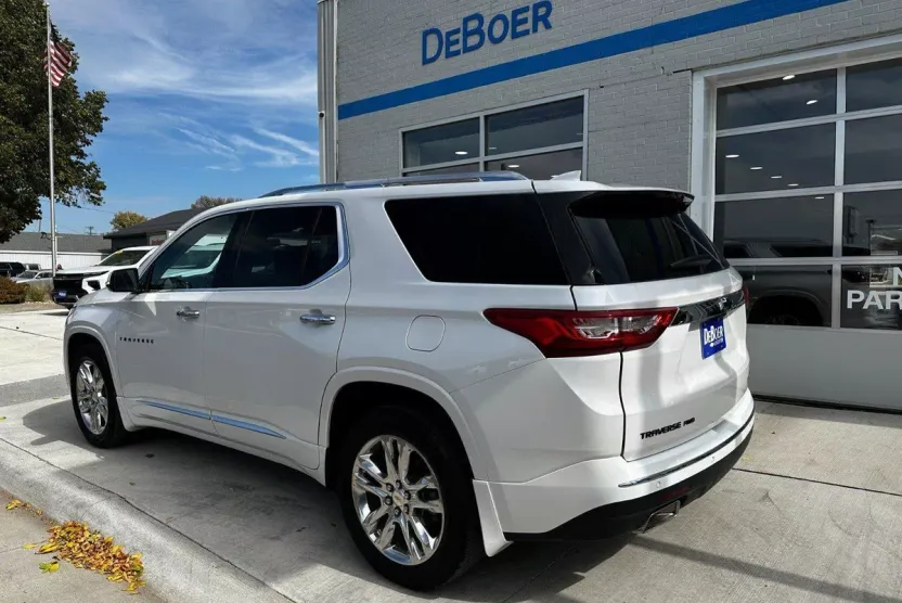 2018 Chevrolet Traverse High Country photo 1