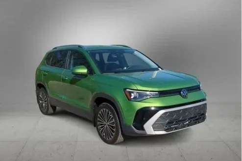 2025 Volkswagen Taos SE photo 2