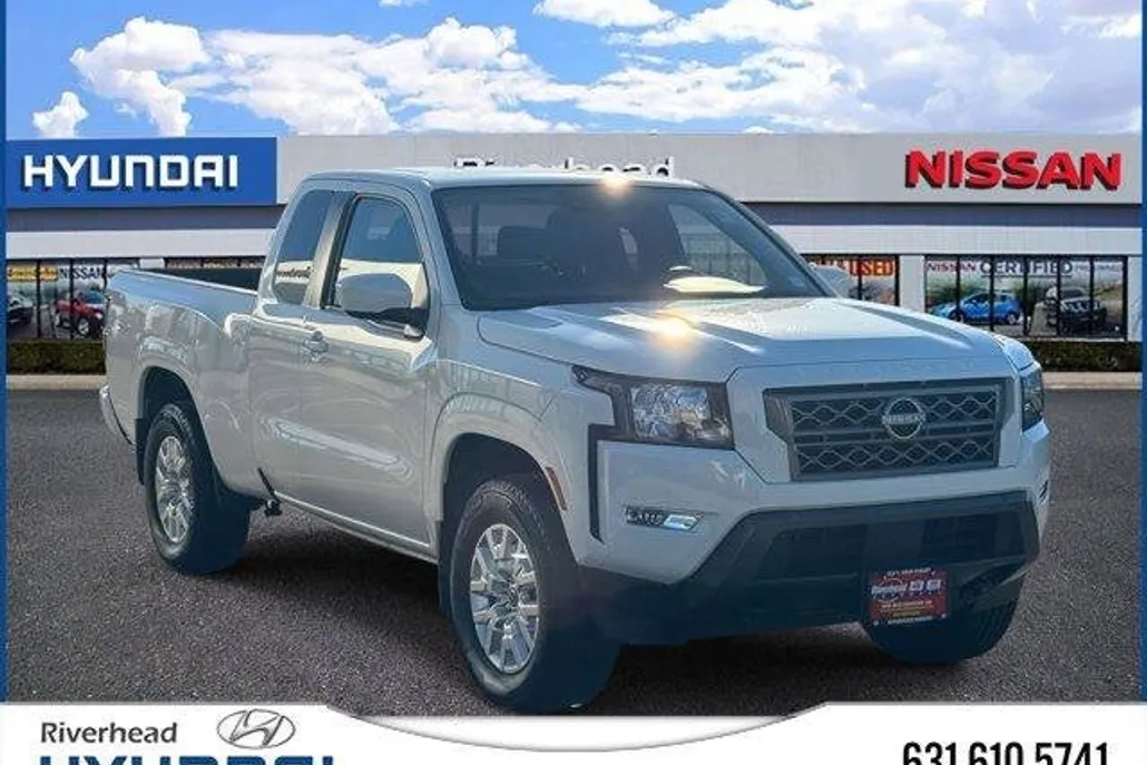2024 Nissan Frontier SV photo 1
