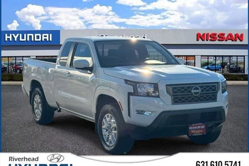 2024 Nissan Frontier SV photo 1