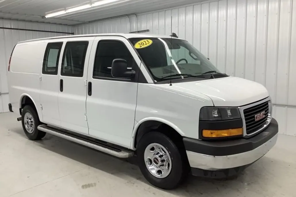 2023 Gmc Savana 2500 Cargo photo 1