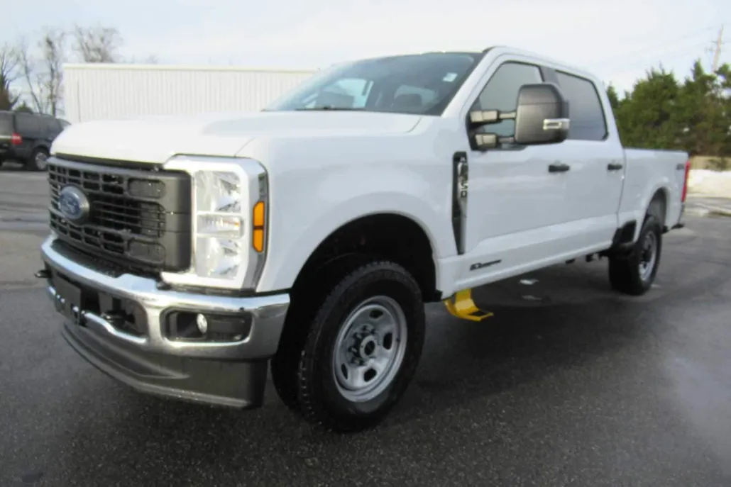 2025 Ford F-350 XL photo 1