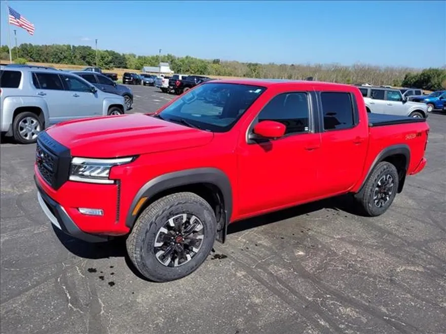 2022 Nissan Frontier PRO-4X Crew Cab photo 1