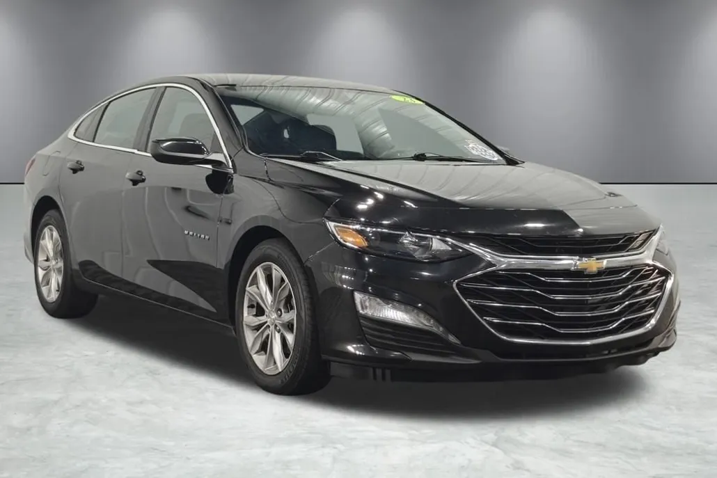 2023 Chevrolet Malibu 1LT photo 1