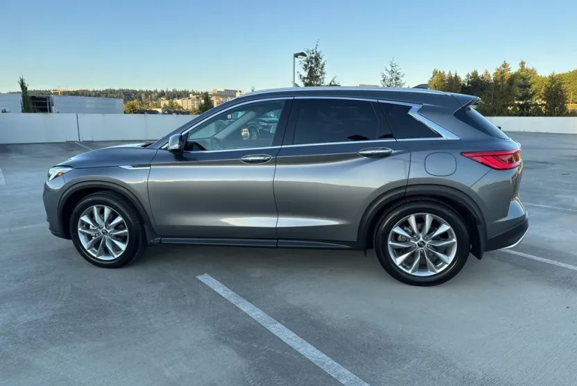 2019 Infiniti QX50 Essential photo 1