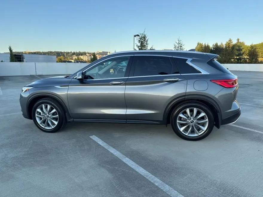 2019 Infiniti QX50 Essential photo 1