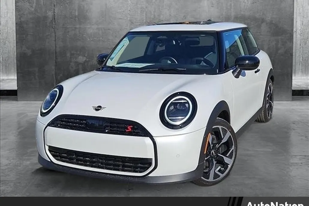 2025 Mini Cooper Hardtop 2 Door Signature photo 1