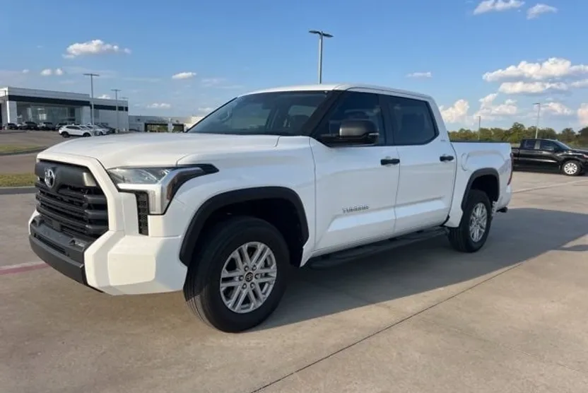 2024 Toyota Tundra SR5 CrewMax photo 1