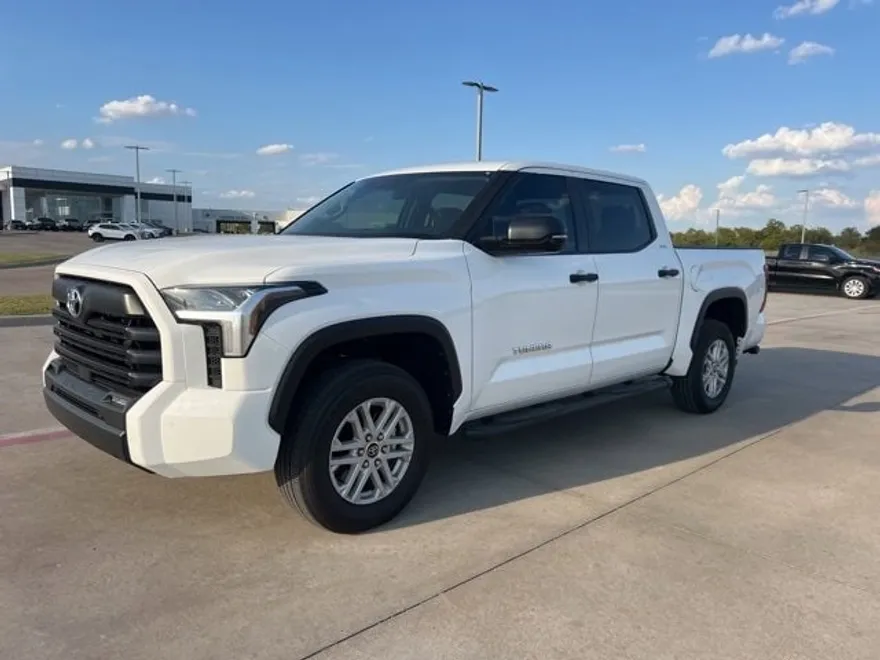 2024 Toyota Tundra SR5 CrewMax photo 1