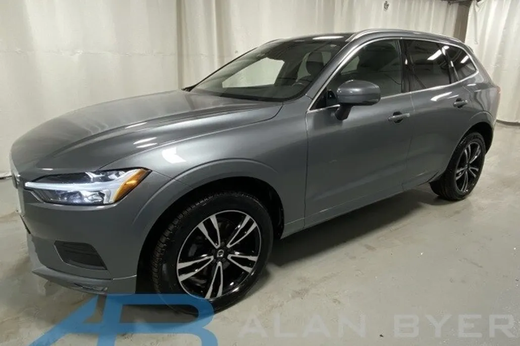 2021 Volvo XC60 T5 Momentum photo 1