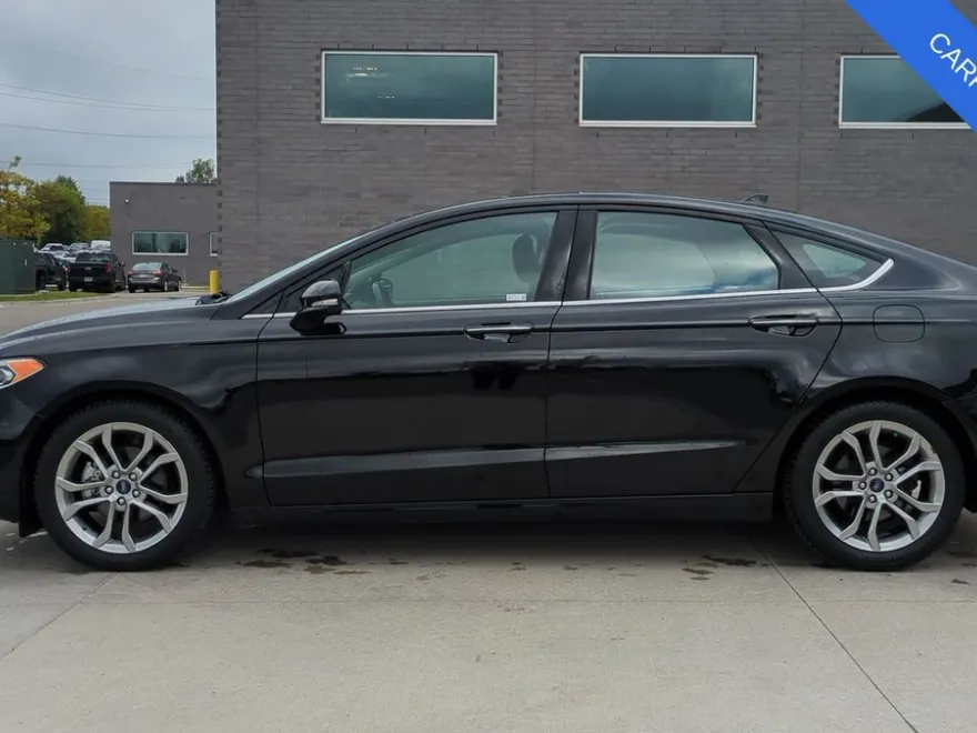 2020 Ford Fusion SEL photo 1