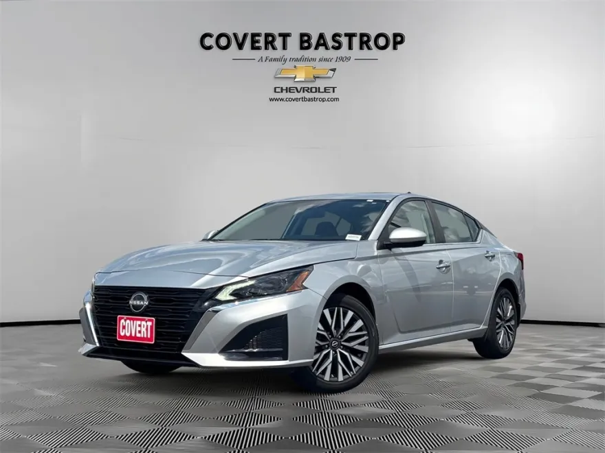2023 Nissan Altima 2.5 SV photo 1