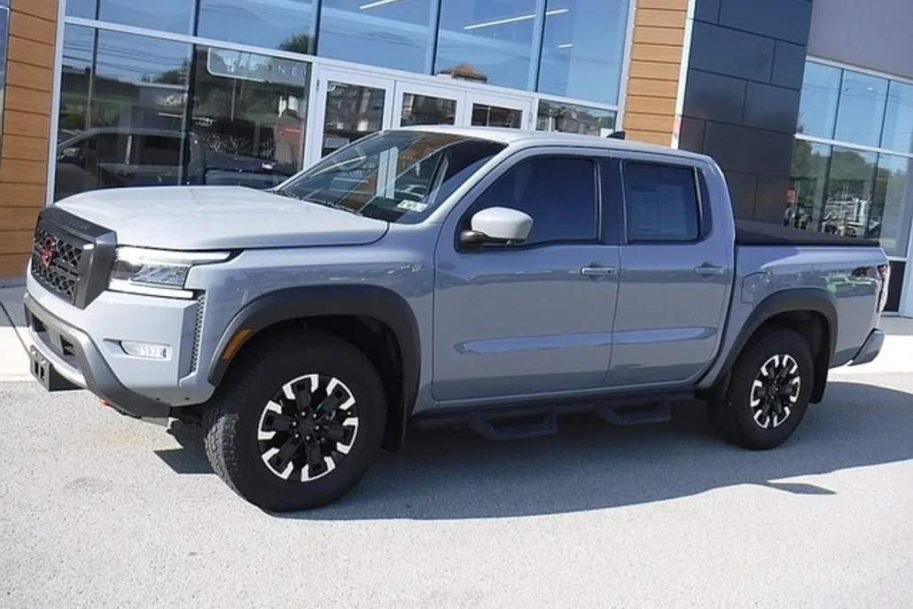 2023 Nissan Frontier PRO-4X photo 1