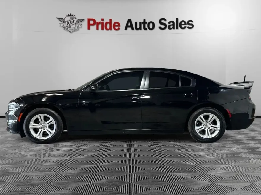2020 Dodge Charger SXT photo 1