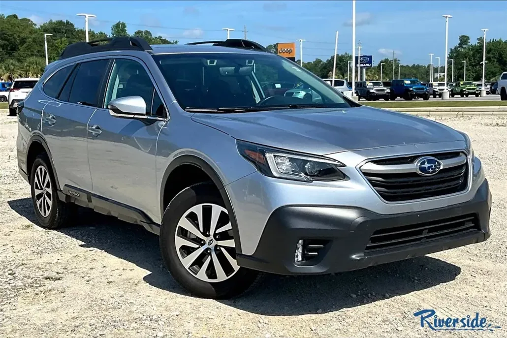 2022 Subaru Outback Premium photo 1