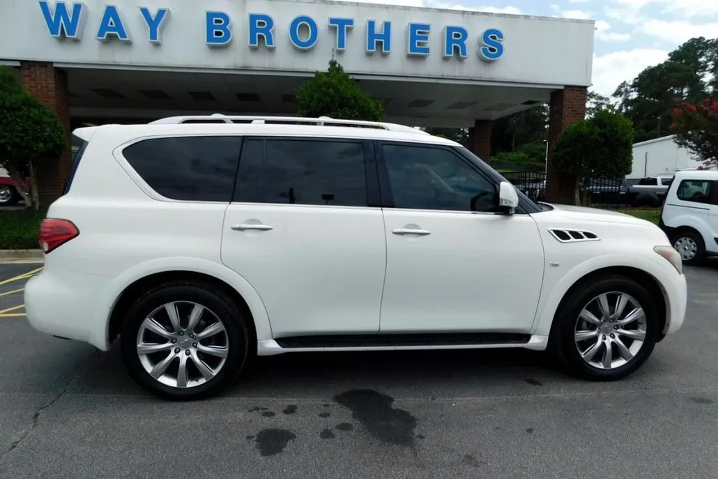 2014 Infiniti QX80 photo 1