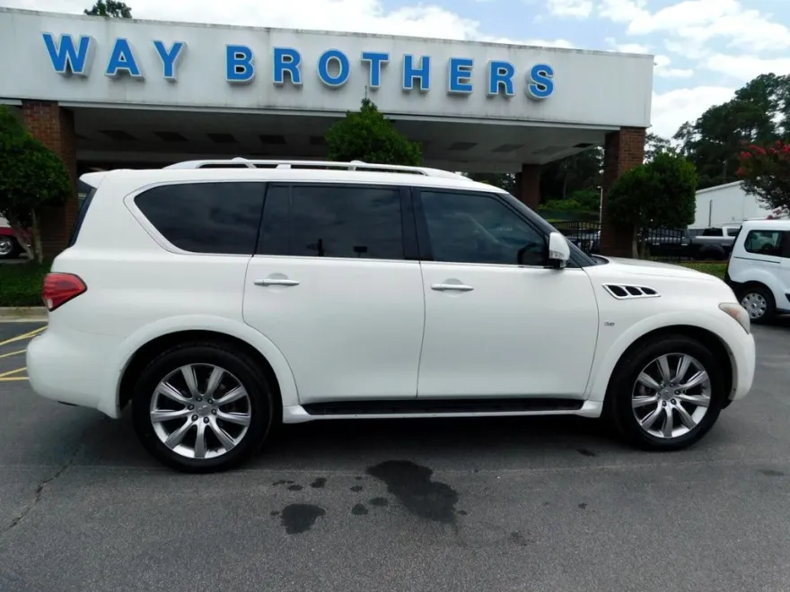 2014 Infiniti QX80 photo 1
