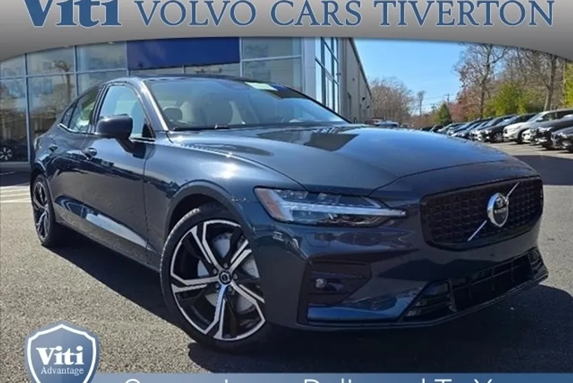 2024 Volvo S60 B5 Plus photo 1