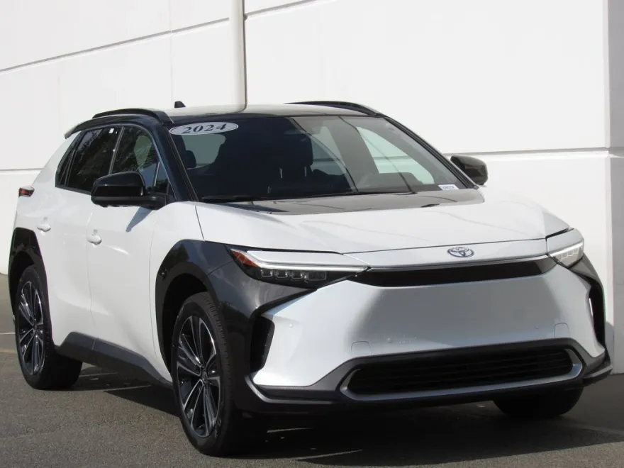 2024 Toyota bZ4X Limited photo 1