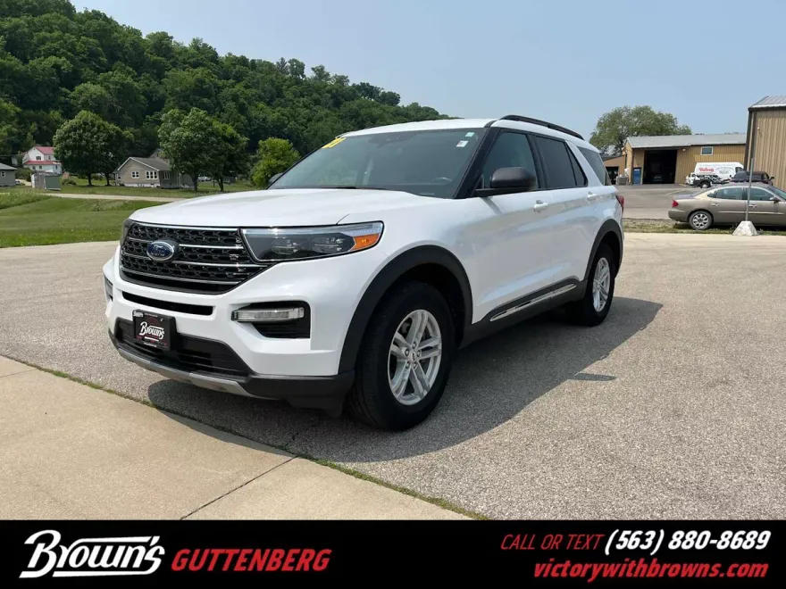 2021 Ford Explorer XLT photo 1