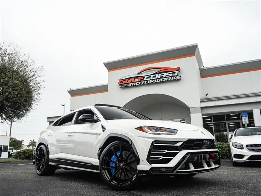 2020 Lamborghini Urus photo 1