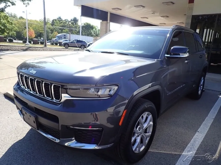 2022 Jeep Grand Cherokee Limited photo 1