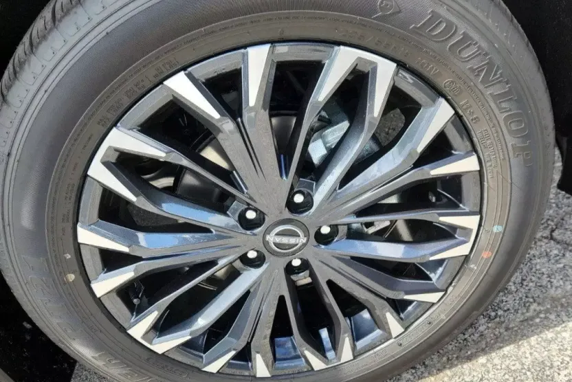 2026 Nissan Rogue Platinum photo 1