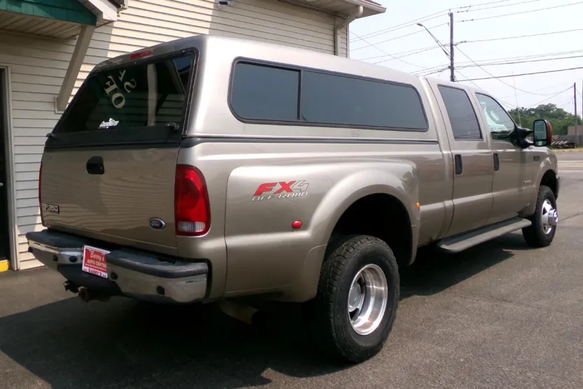 2004 Ford F-350 Lariat photo 1