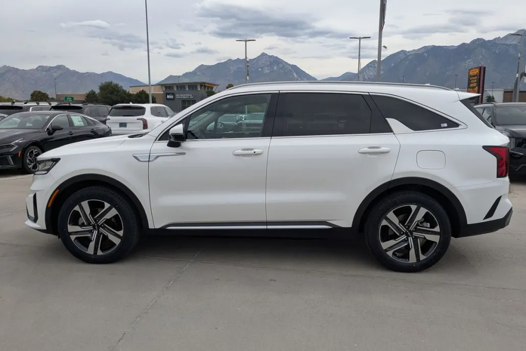 2023 Kia Sorento Hybrid EX photo 1