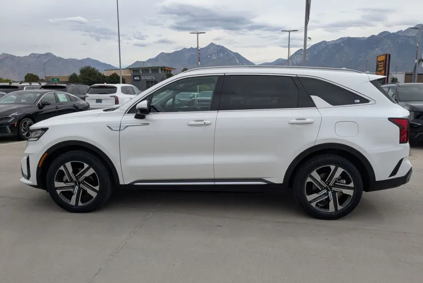 2023 Kia Sorento Hybrid EX photo 1