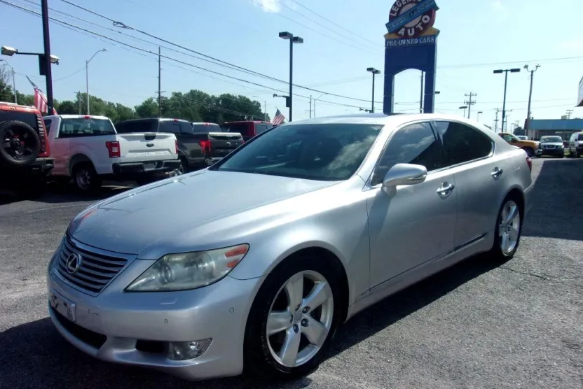 2010 Lexus LS 460 Luxury photo 1