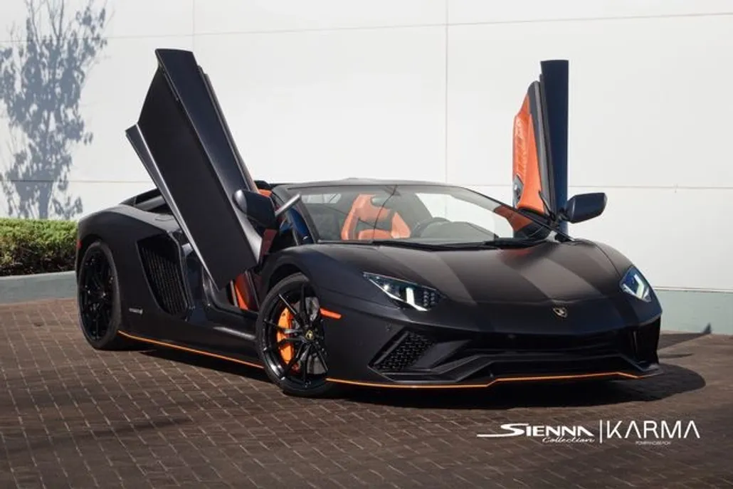 2019 Lamborghini Aventador S photo 1