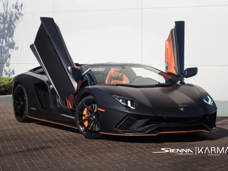 2019 Lamborghini Aventador S photo 1