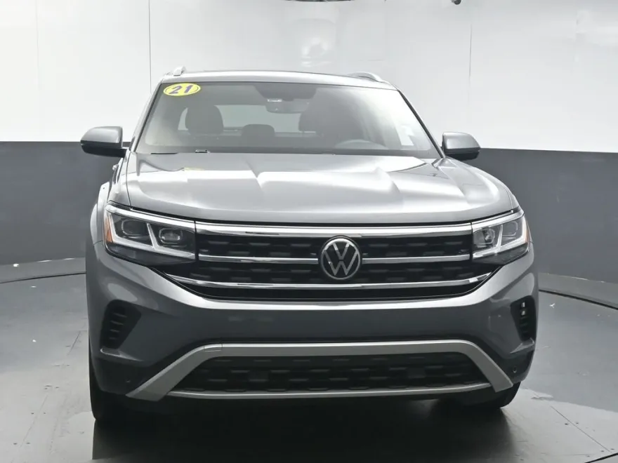 2021 Volkswagen Atlas Cross Sport V6 SE Technology photo 1