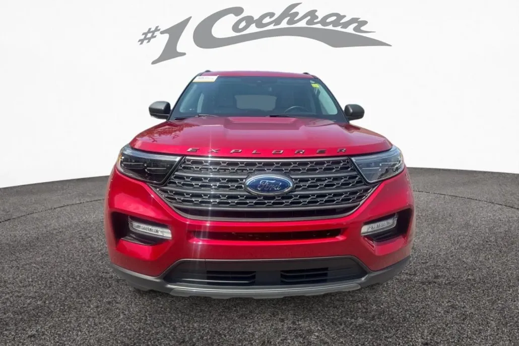 2021 Ford Explorer XLT Sport photo 1