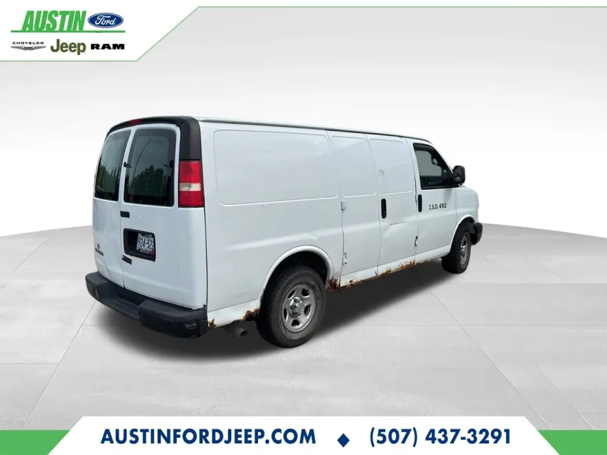 2008 Chevrolet Express Work Van Cargo photo 1