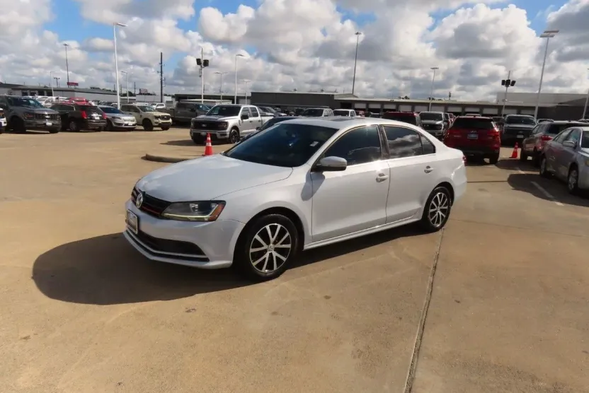 2018 Volkswagen Jetta 1.4T SE photo 1