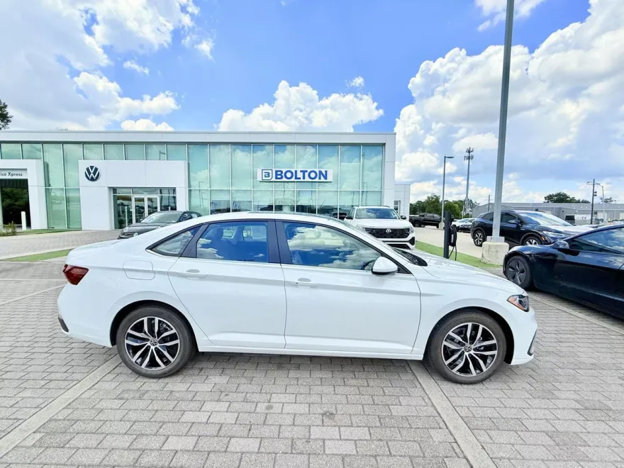 2025 Volkswagen Jetta 1.5T SE photo 1