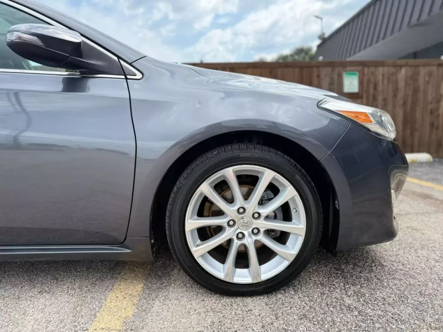 2013 Toyota Avalon XLE Touring photo 1