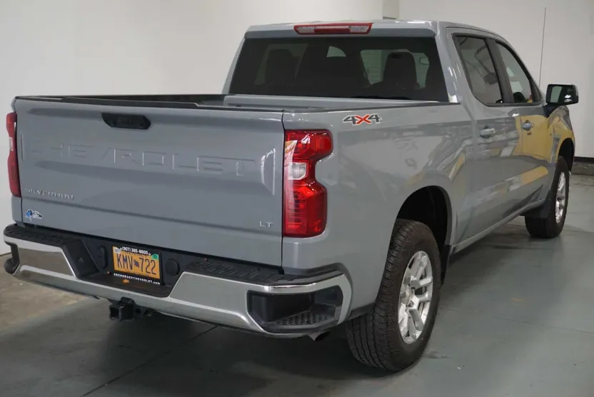 2024 Chevrolet Silverado 1500 LT photo 1