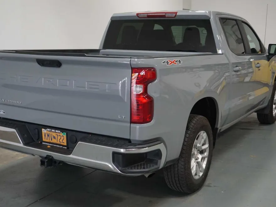 2024 Chevrolet Silverado 1500 LT photo 1