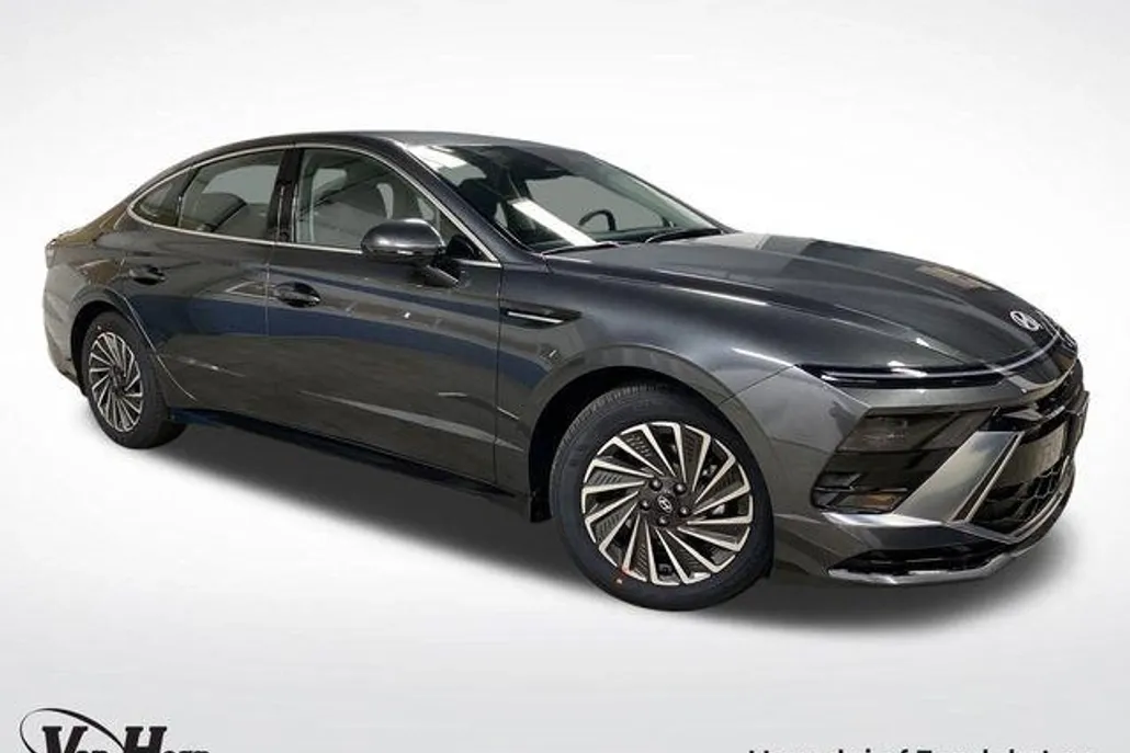 2025 Hyundai Sonata Hybrid SEL photo 1