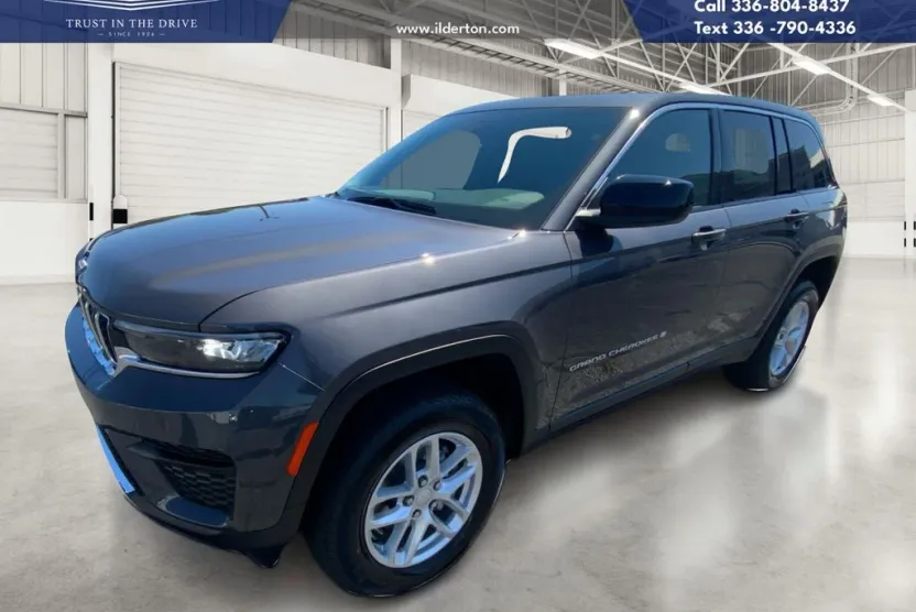 2025 Jeep Grand Cherokee Laredo photo 1
