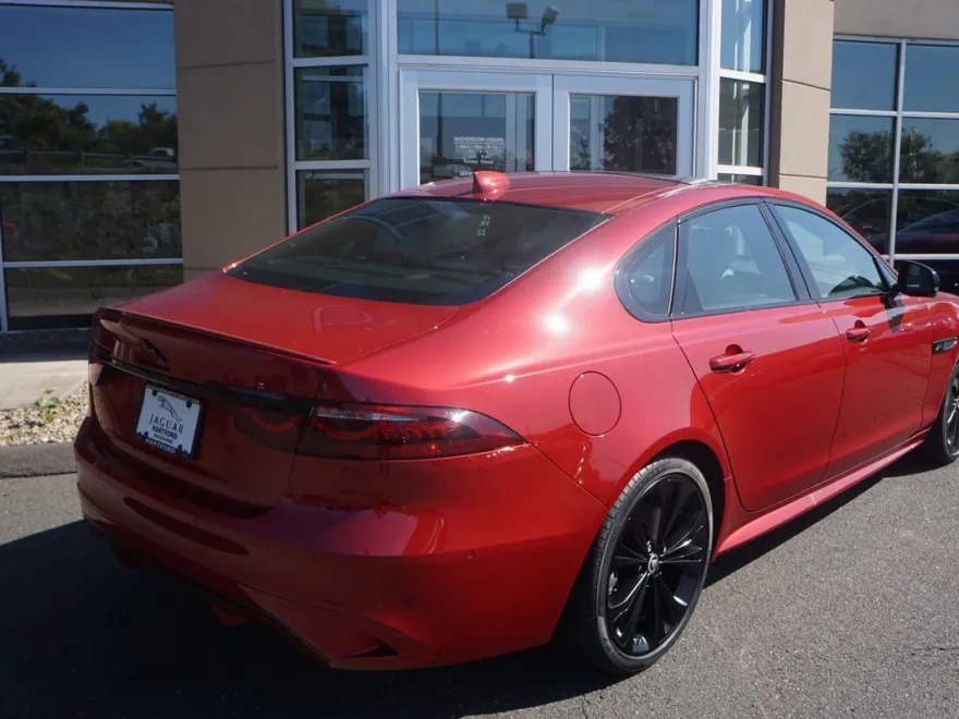 2024 Jaguar XF P300 R-Dynamic SE photo 1