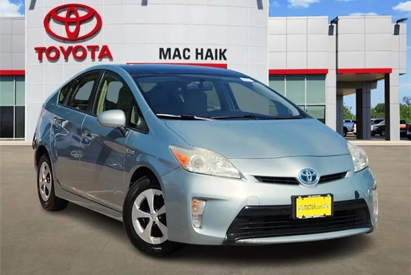 2015 Toyota Prius Four photo 1