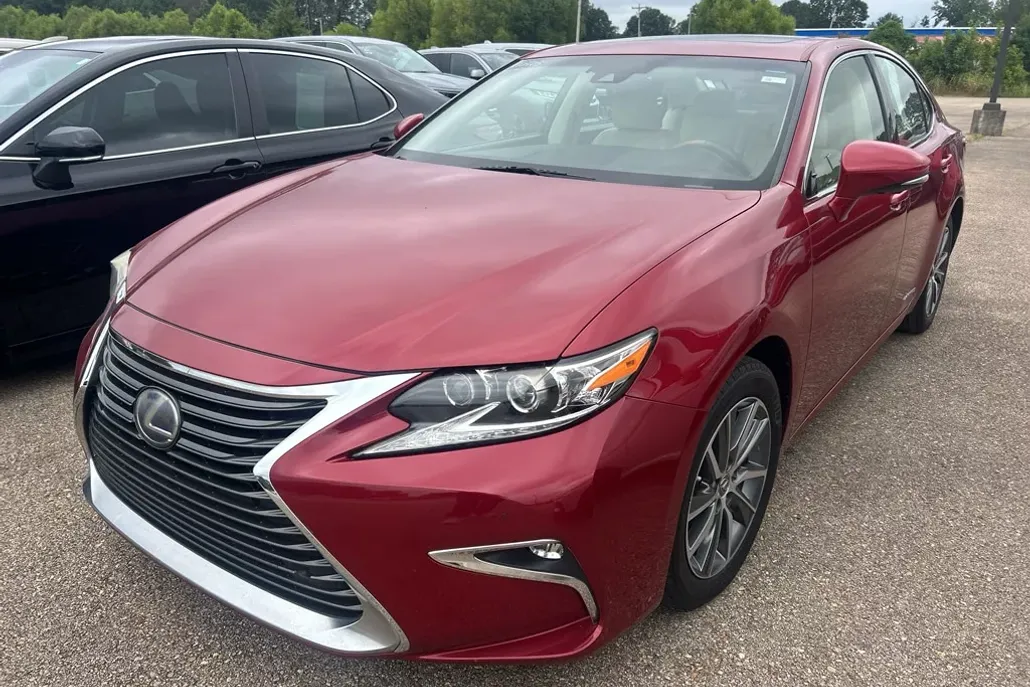 2017 Lexus ES 300h Base photo 1