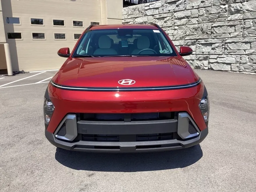 2025 Hyundai Kona SEL photo 1