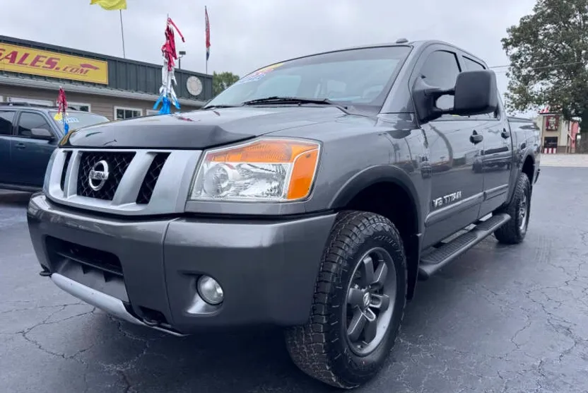 2015 Nissan Titan PRO-4X photo 1